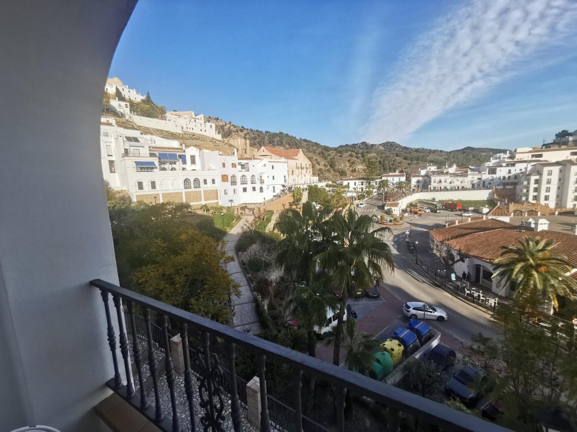 Apartamento en urbanización el Mirador de Frigiliana en el centro del pueblo con las mejores vistas Exterior foto